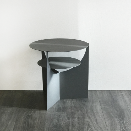 Side-by-side-table-graa-sidebord-lounge-bord-domusnord-environmentalpic